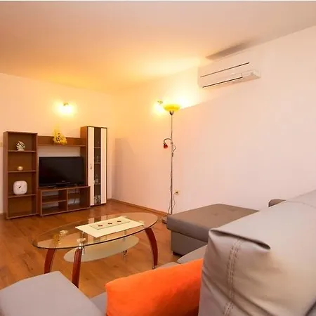 Matelici Apartment