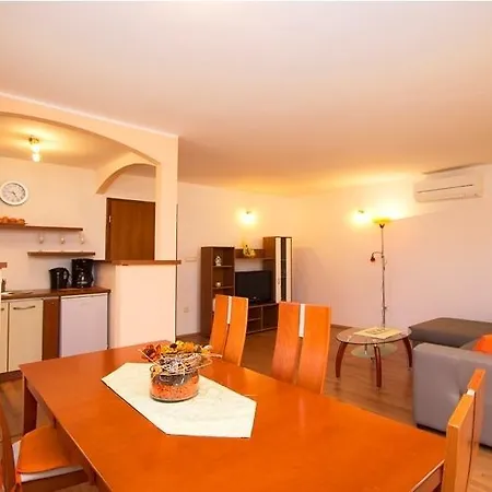 Matelici Apartment