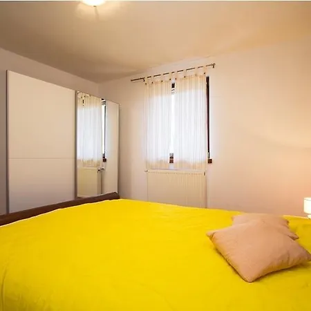Matelici Apartment